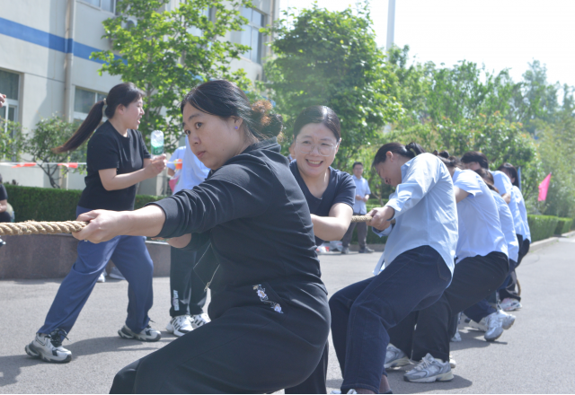 迎五一，展風(fēng)采——新風(fēng)光第二十一屆春季運(yùn)動(dòng)會(huì)召開